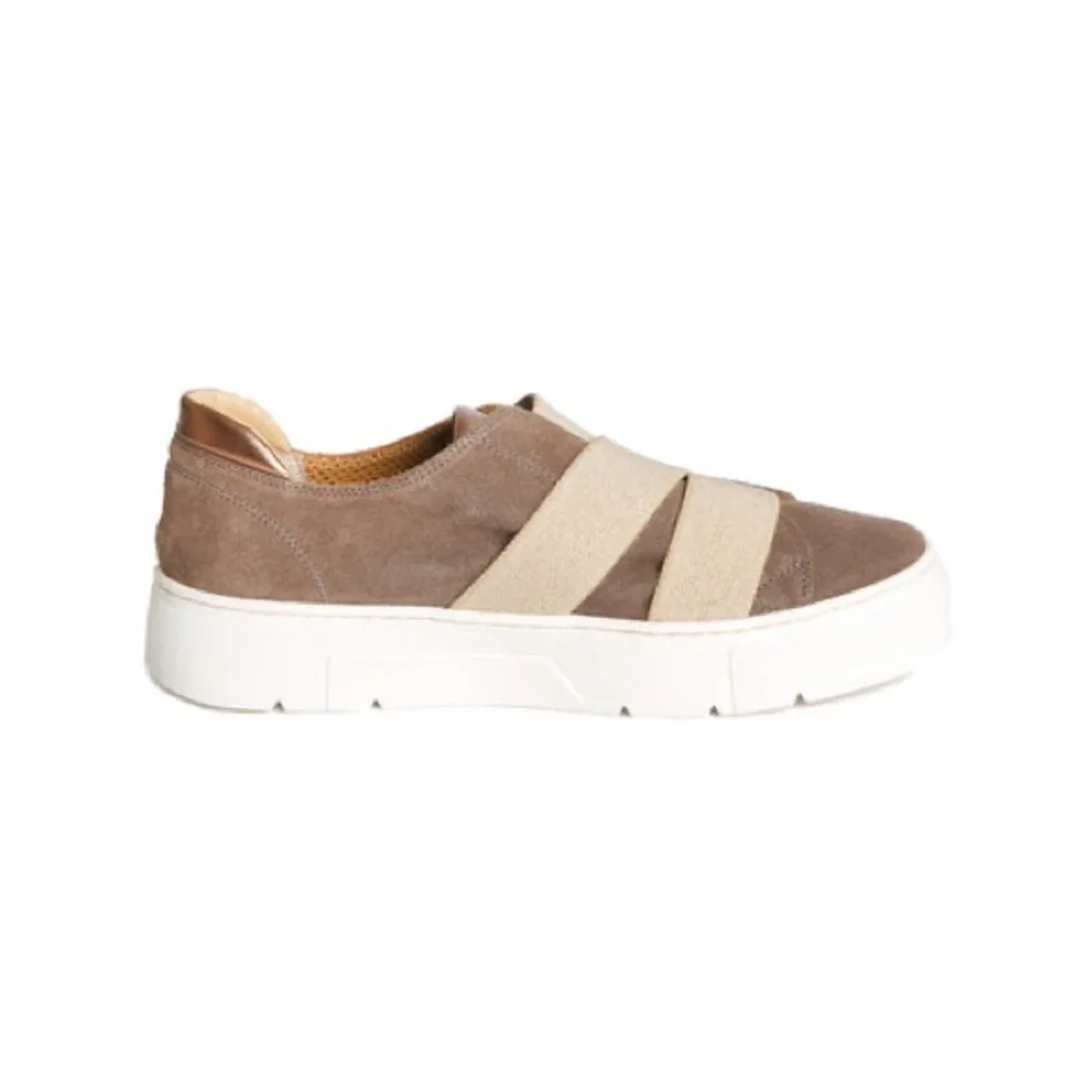 The flax Vera Pelle 7.5 slip on sneakers brown worn once!